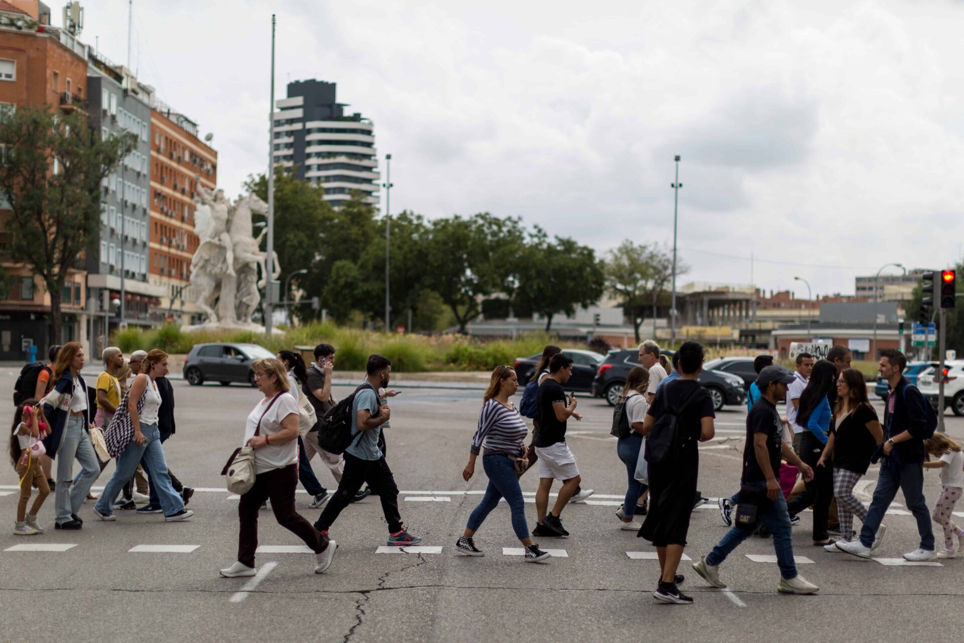 Un baile de Madrí con gente que había por allí - Centroamérica Cuenta